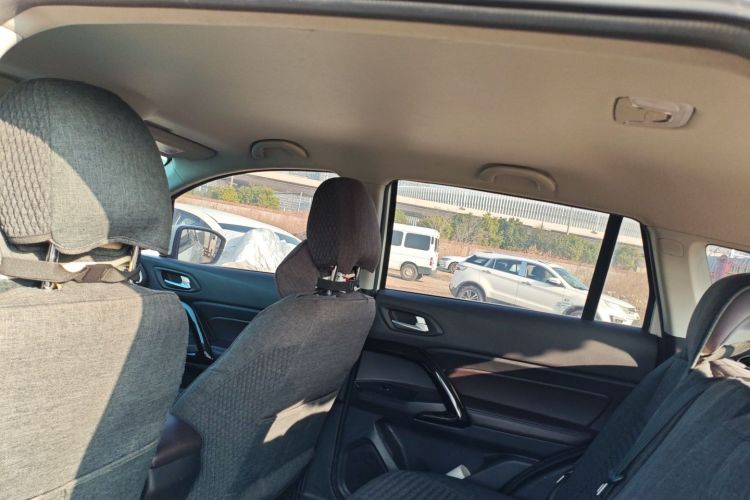 广汽传祺 传祺GS4 2018款 200T 手动两驱舒适版中控内饰22