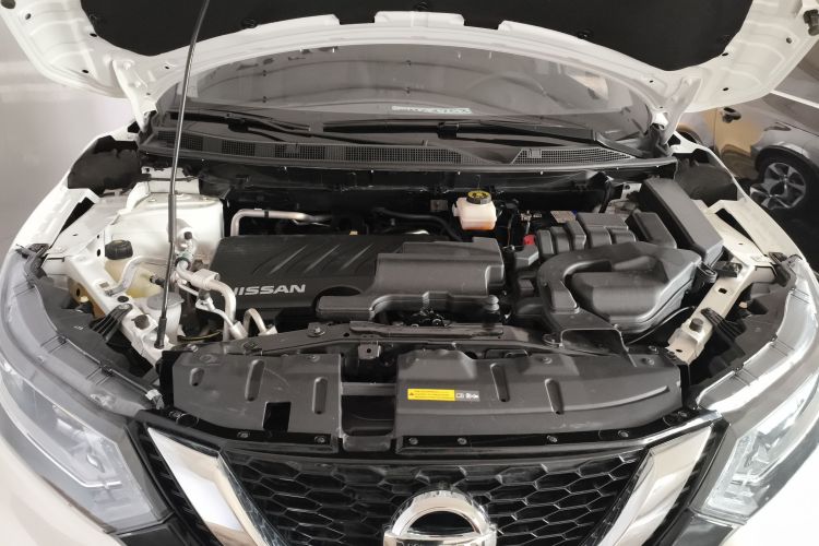 日产 逍客 2019款 2.0L CVT智享版机舱底盘24