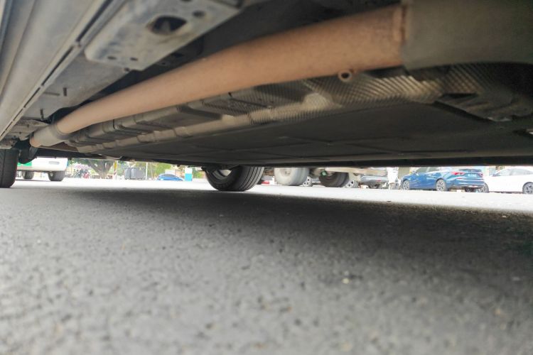 腾势D9 2022款 DM-i 1040 尊贵型局部细节9001