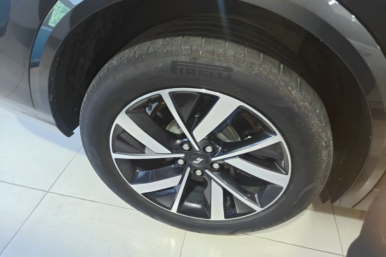 理想汽车 理想L8 2023款 Air车身外观6008