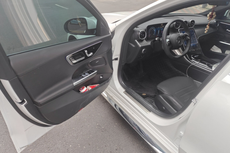 奔驰C级 2024款 C 200 L 运动版中控内饰7003
