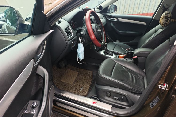 奥迪Q3(进口) 2012款 35 TFSI quattro 舒适型中控内饰7003