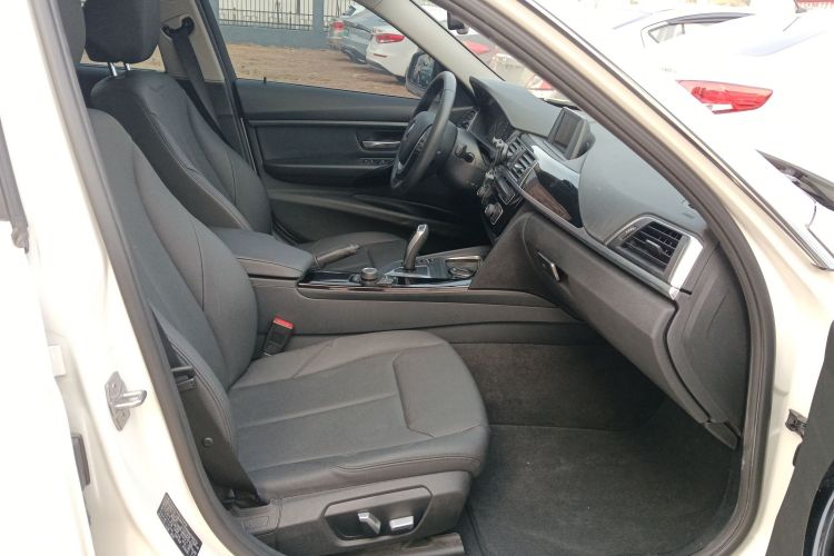 宝马3系 2016款 316Li 时尚型局部细节41