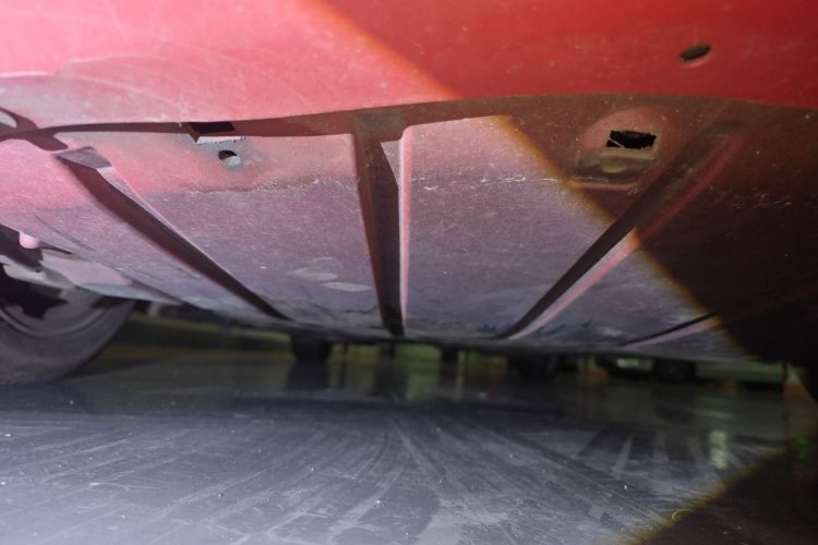 宝马3系 2011款 320i 时尚型局部细节9008