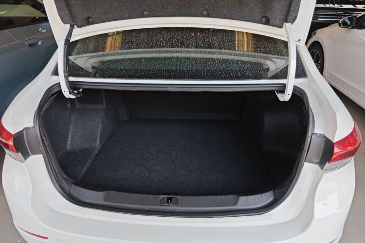 别克 英朗 2021款 改款 典范 1.5L 自动精英型中控内饰23