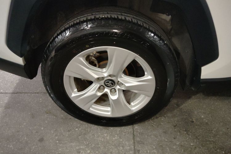 丰田 RAV4荣放 2020款 2.0L CVT两驱都市版车身外观6003