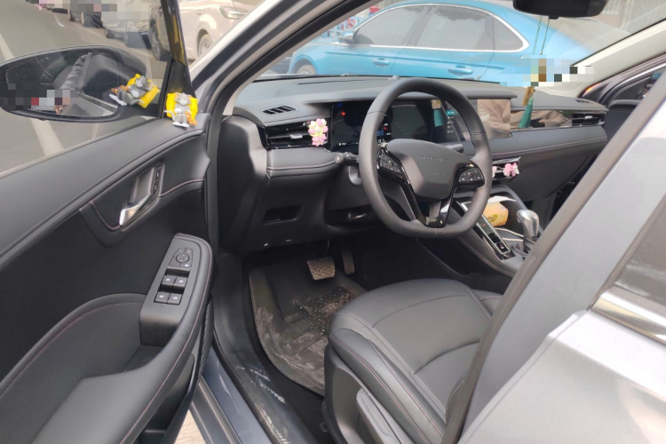 荣威i5 2024款 1.5L CVT尊荣版中控内饰7003