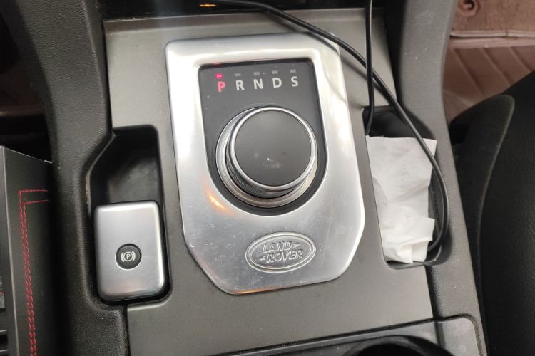 路虎 发现 2016款 3.0 SC 曜黑典藏版 SE中控内饰18