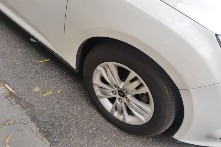 福特 福克斯 2012款 三厢 1.6L 自动舒适型车身外观6007