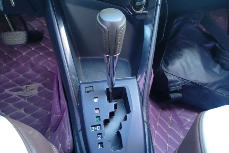 丰田 威驰 2014款 1.3L 自动型尚版中控内饰18