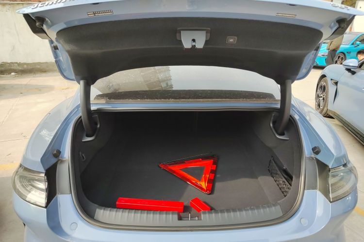 小米汽车 小米SU7 2024款 后驱长续航智驾版机舱底盘23