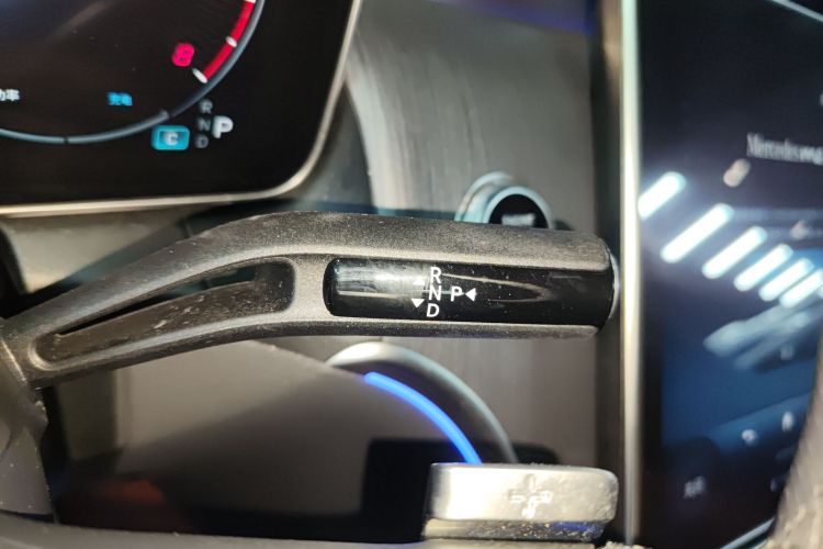 奔驰GLC 2023款 GLC 260 L 4MATIC 豪华型 5座局部细节18