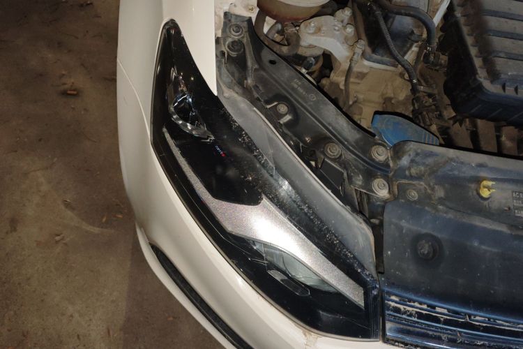 大众 Polo 2014款 1.4L 手动风尚版车身外观8