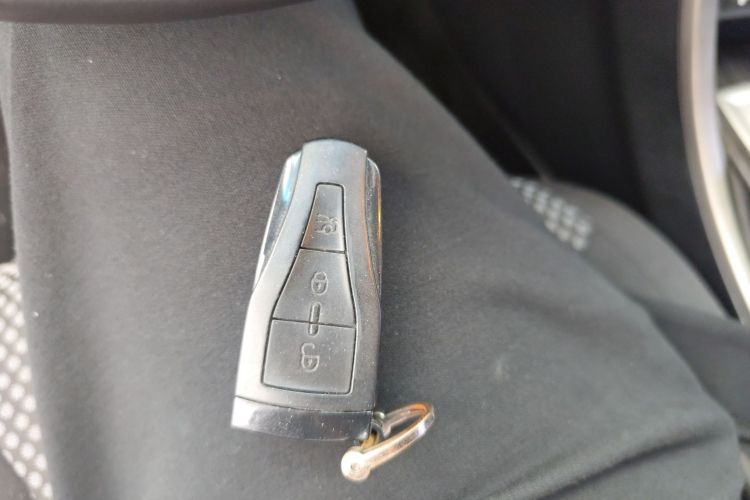 荣威550 2013款 经典版 550 1.8L 自动风尚型中控内饰7001