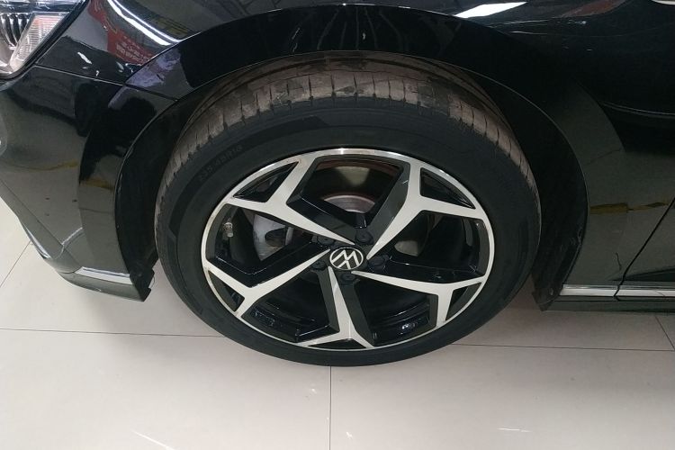 大众 迈腾 2023款 200万辆纪念版 330TSI DSG豪华型车身外观6001