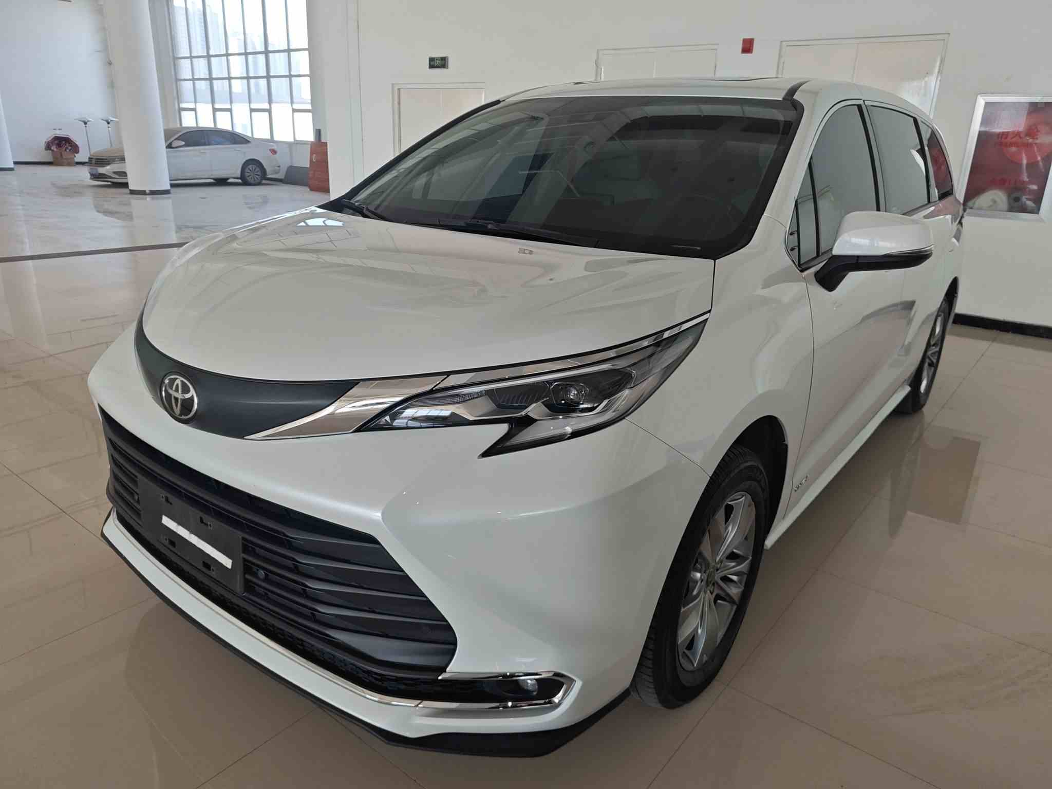 丰田 赛那SIENNA 2024款 2.5L混动 舒适版(2)