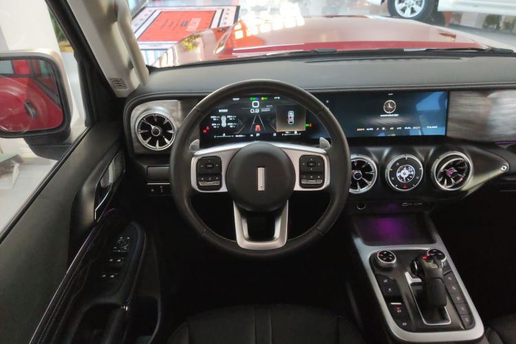 坦克300 2021款 越野版 2.0T 征服者中控内饰13