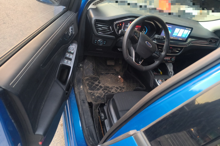 福特 福克斯 2021款 两厢 EcoBoost 180 自动锋潮型中控内饰20