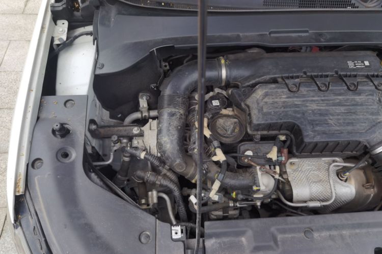 Jeep 指南者 2021款 220T 自动领先版局部细节9006