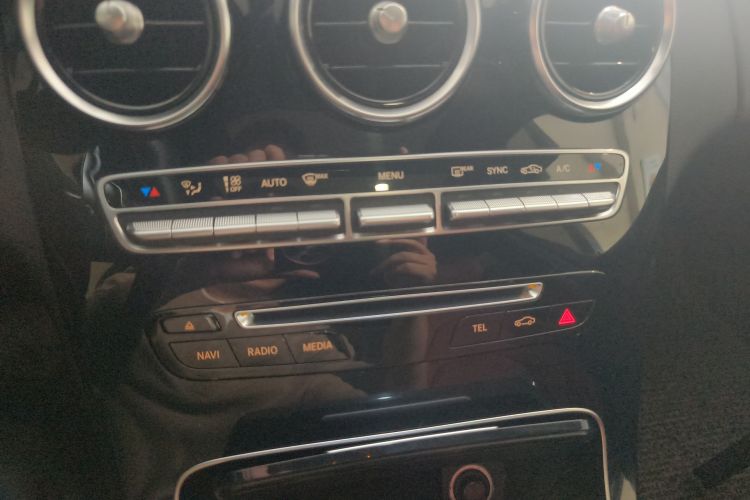 奔驰C级 2016款 C 200 运动版局部细节16