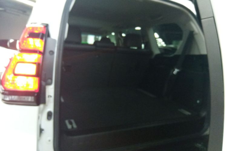 丰田 普拉多 2019款 3.5L 自动TX-L尊享版局部细节23