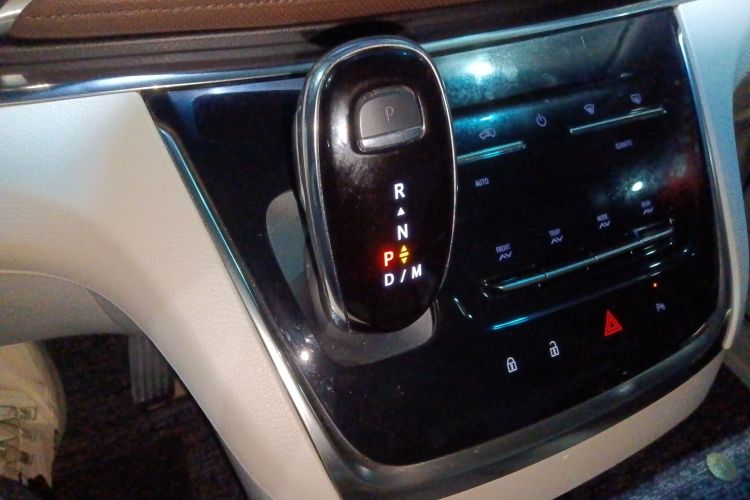 别克GL8 2023款 陆上公务舱 智享型中控内饰18