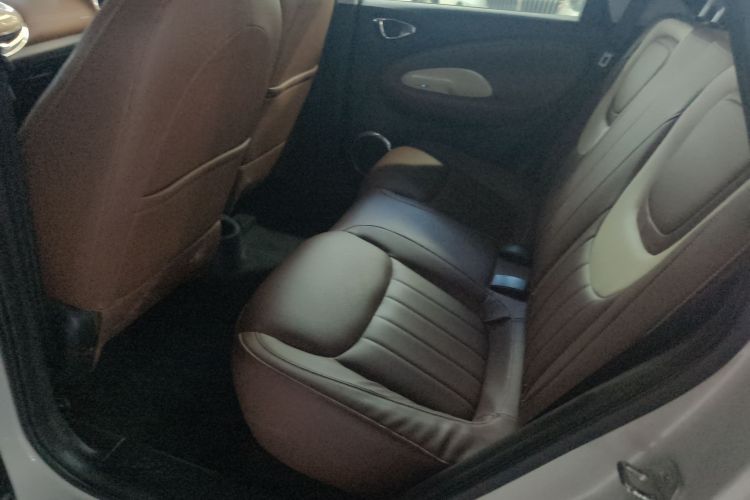 五菱汽车 五菱缤果 2023款 333km 灵犀互联款中控内饰7004