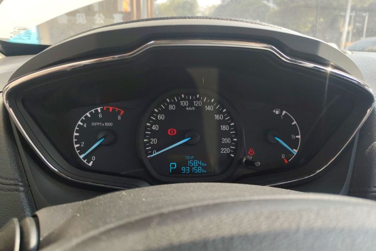 福特 福睿斯 2015款 1.5L 自动时尚型中控内饰14