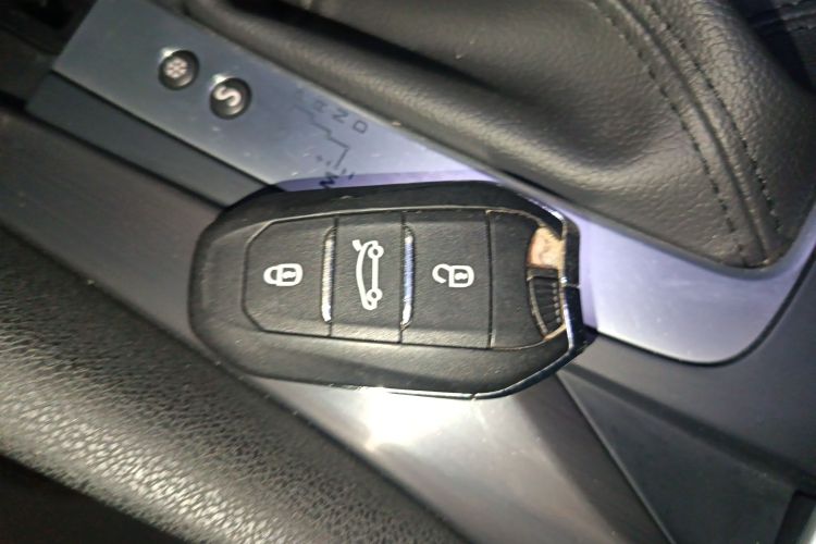 DS 5 2014款 1.6T 豪华版THP160中控内饰7001