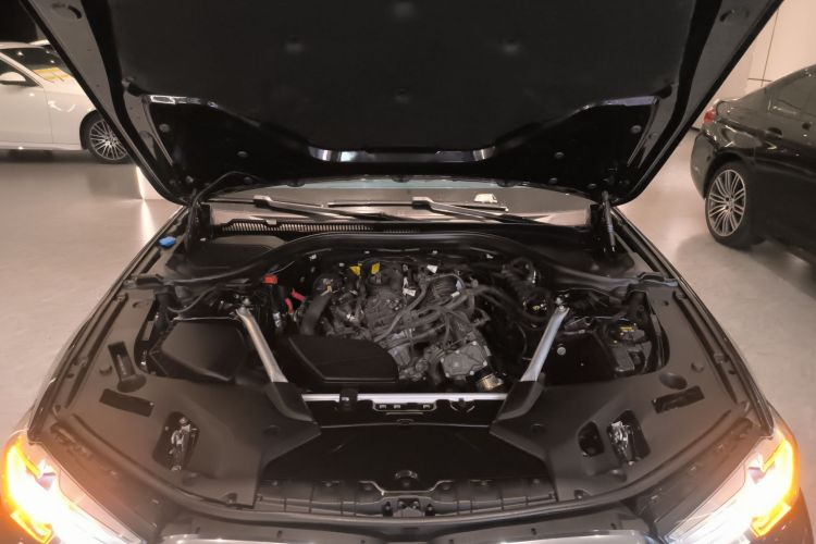 宝马5系 2022款 改款 525Li M运动套装机舱底盘24