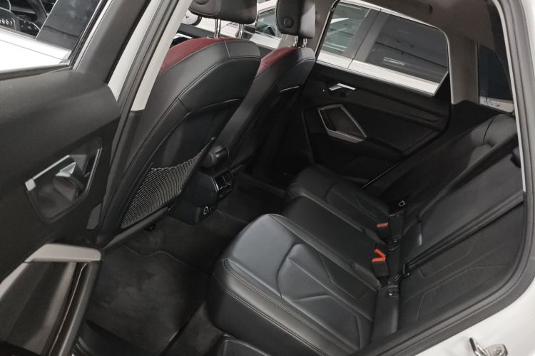 奥迪Q3 2019款 35 TFSI 时尚致雅型中控内饰7004