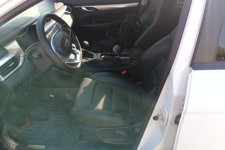 吉利汽车 帝豪 2020款 1.5L 手动豪华型中控内饰19