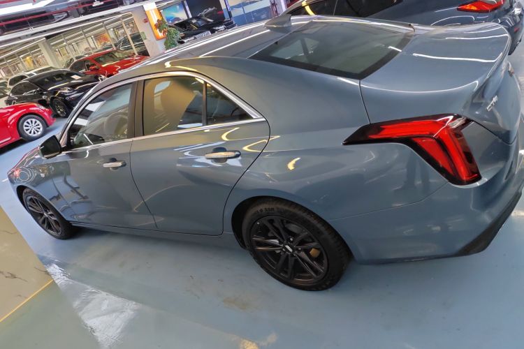 凯迪拉克CT4 2023款 28T 豪华型车身外观4