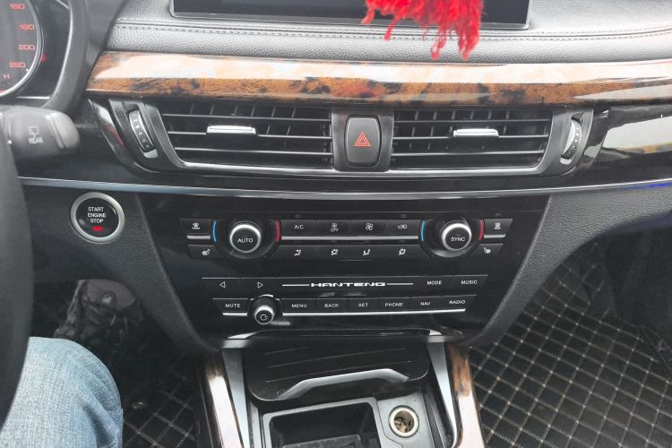 汉腾汽车 汉腾X7 2016款 1.5T 手动尊享型中控内饰16