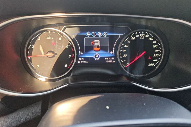 红旗H5 2022款 经典款 改款 1.5T DCT旗韵版中控内饰15