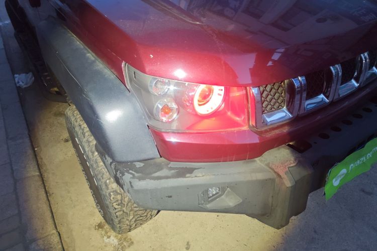 北京越野 北京BJ40 2016款 40L 2.0T 手动四驱尊贵版车身外观8