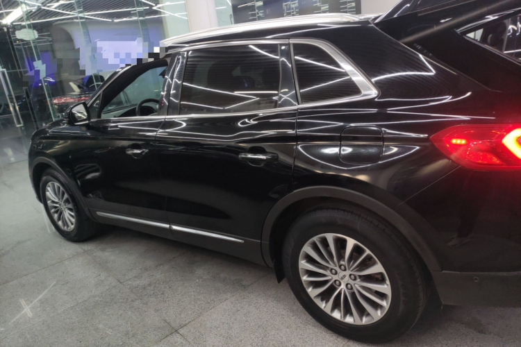 林肯MKX 2015款 2.0T 四驱尊雅版车身外观4