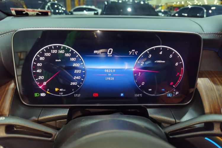 奔驰GLC 2024款 改款 GLC 300 L 4MATIC 动感型 5座中控内饰14