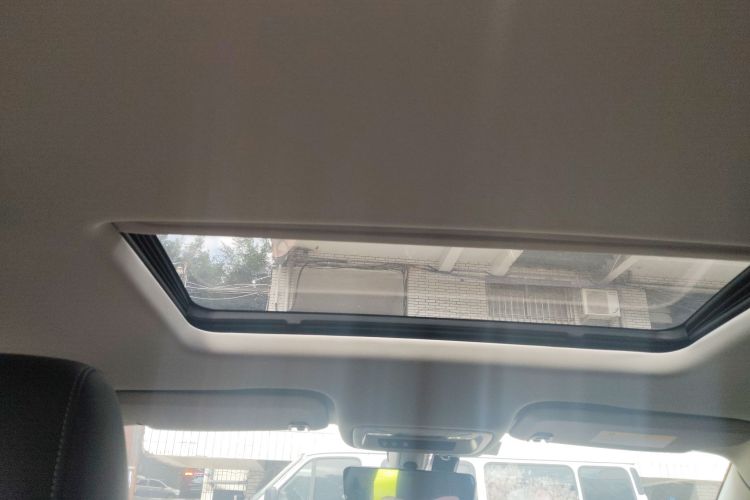 别克 君威 2024款 25T 超享版中控内饰22