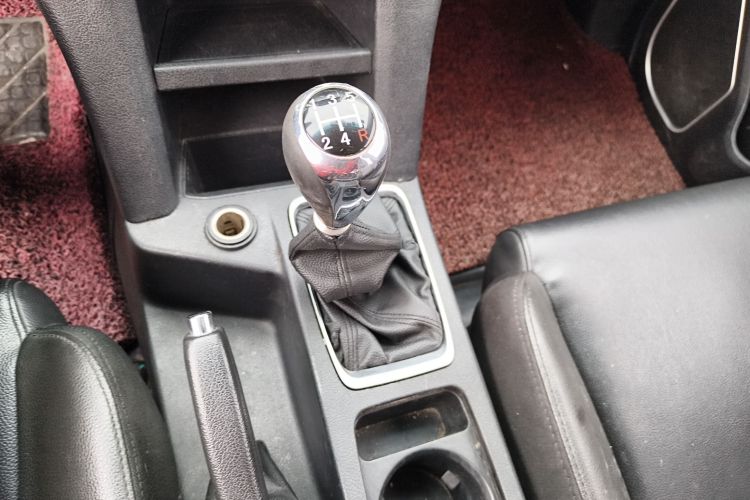 江铃 域虎7 2017款 2.4T经典版柴油两驱豪华型JX4D24A5L局部细节18