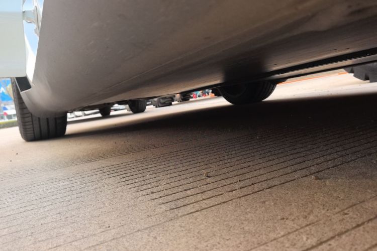 特斯拉 Model Y 2022款 改款 后轮驱动版局部细节9001