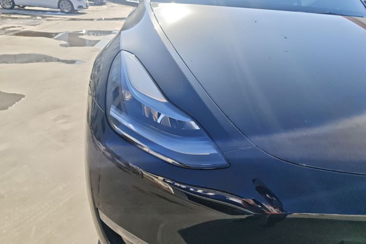 特斯拉 Model Y 2023款 长续航全轮驱动版车身外观8