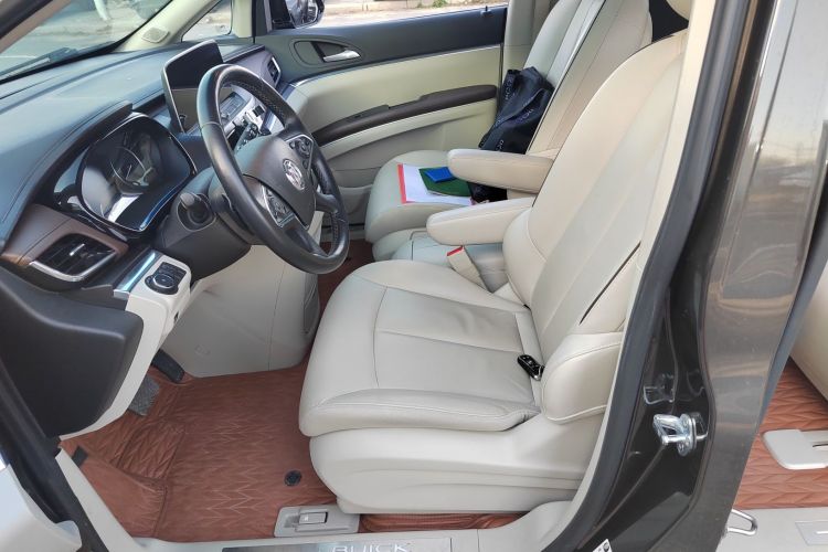 别克GL8 2021款 陆上公务舱 652T 尊贵型局部细节19