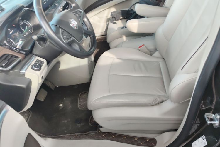 别克GL8 2020款 陆上公务舱 652T 豪华型福祉版中控内饰19