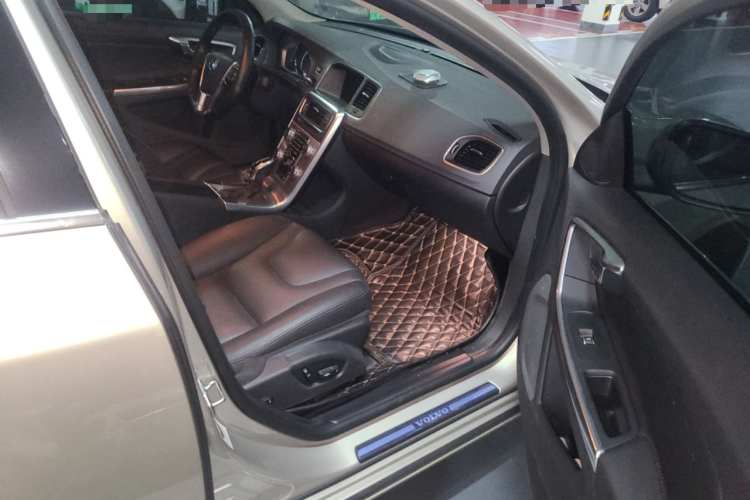 沃尔沃S60 2018款 S60L T4 智远版局部细节9005