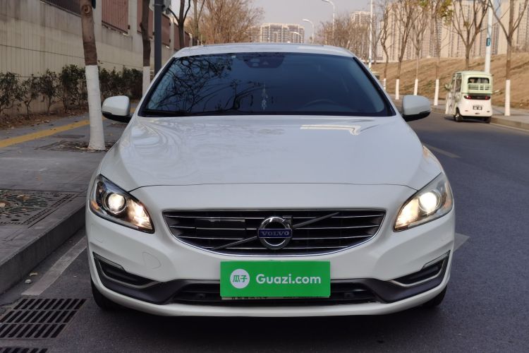 沃尔沃S60 2014款 S60L T5 智越版车身外观2