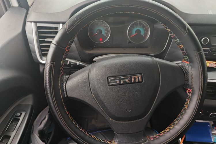 金杯 金海狮M经典 2023款 1.5L 工程狮客车 5/6/7座中控内饰13