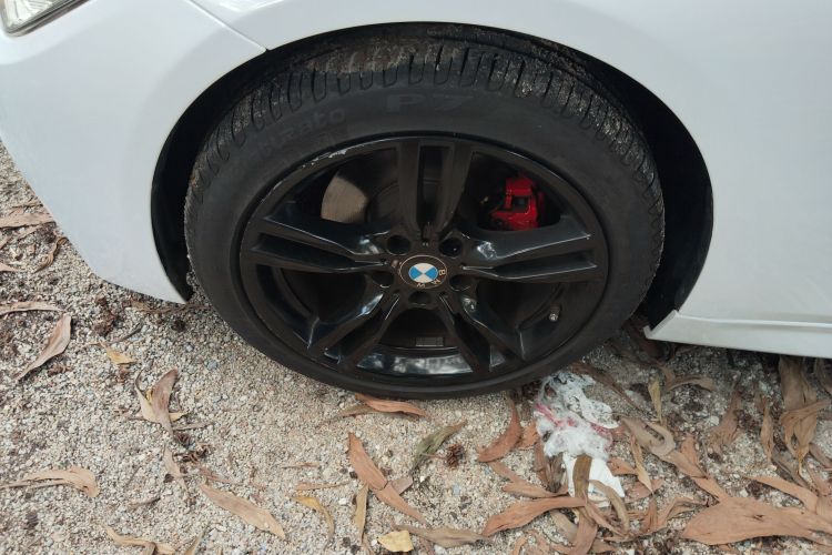 宝马3系 2017款 320i M运动型车身外观6002