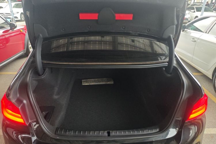 宝马5系 2019款 525Li M运动套装机舱底盘23