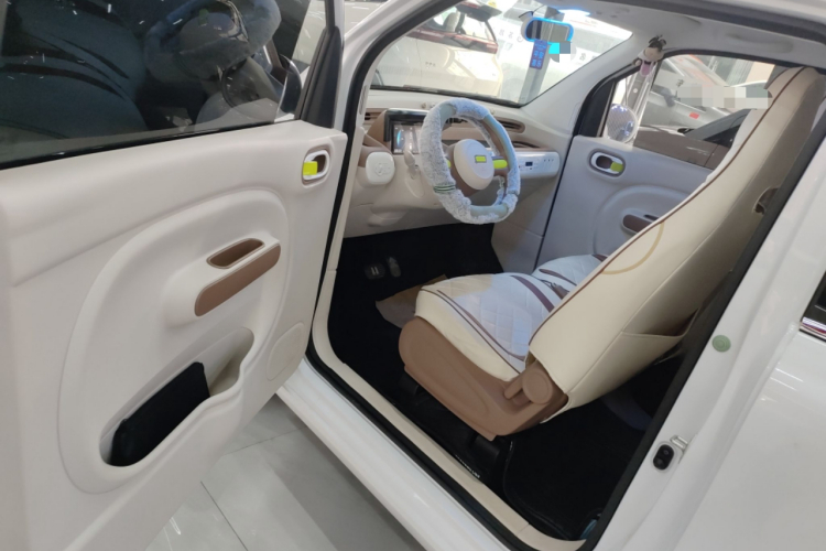 奔腾小马 2026款 222km 炫彩马中控内饰20